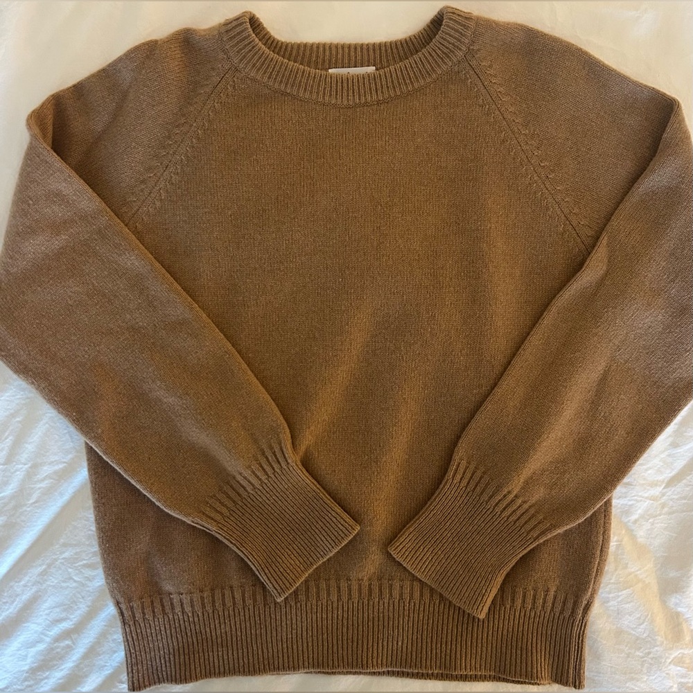 Tricot camel sweater size medium - Picture 2 of 5